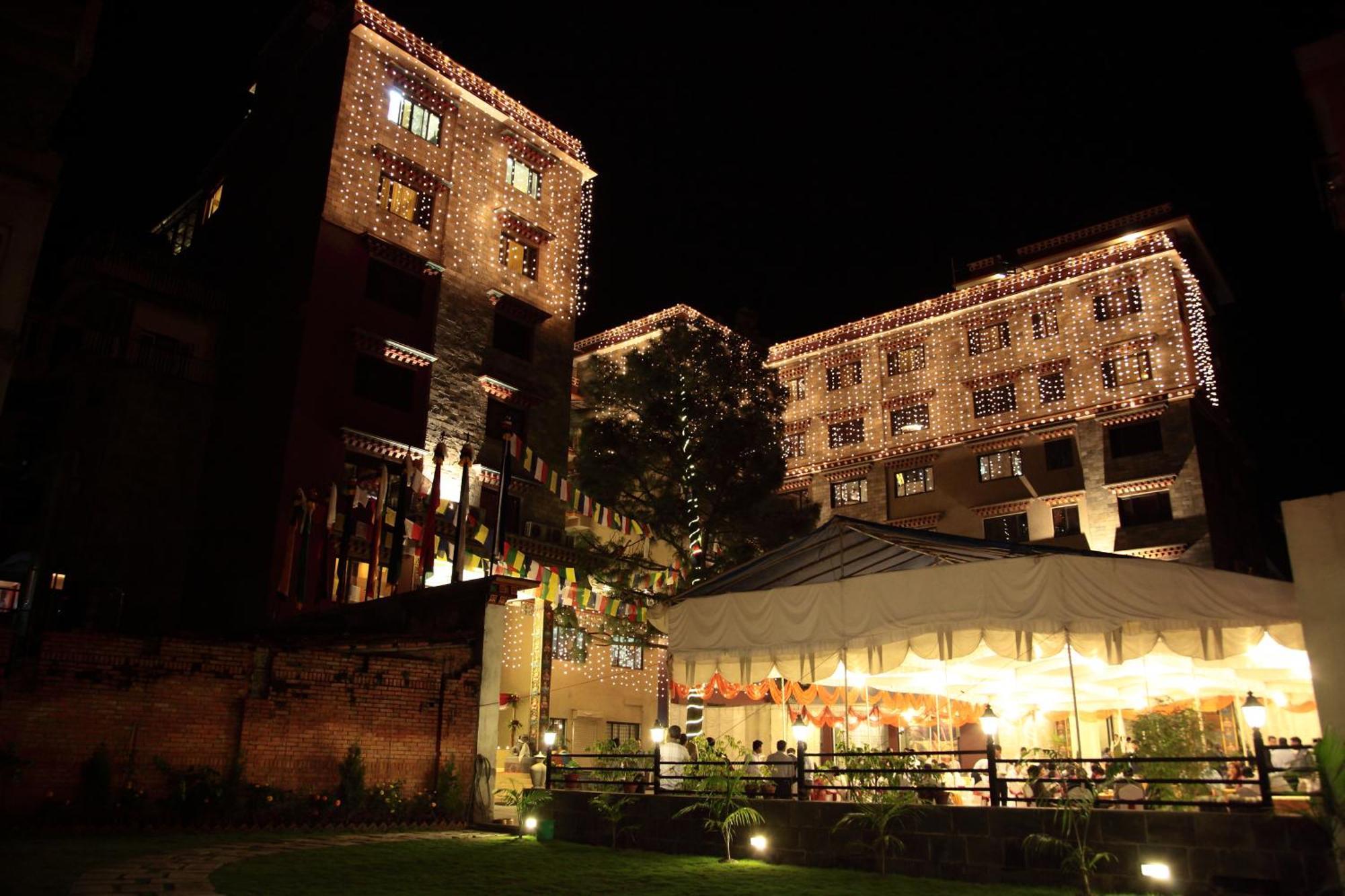 Hotel Tibet International Kathmandu Bagian luar foto