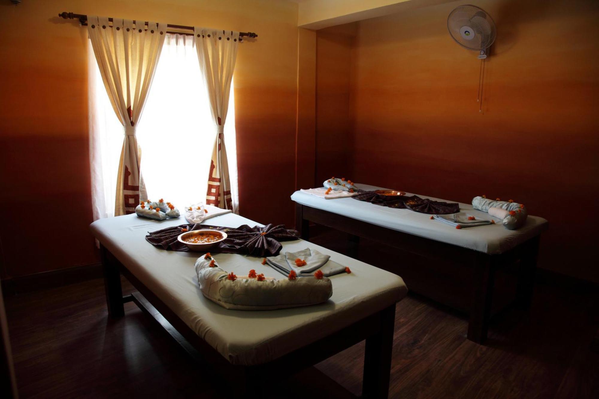 Hotel Tibet International Kathmandu Bagian luar foto