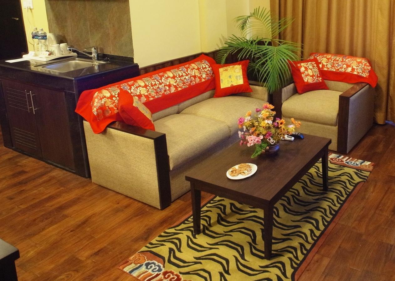Hotel Tibet International Kathmandu Bagian luar foto
