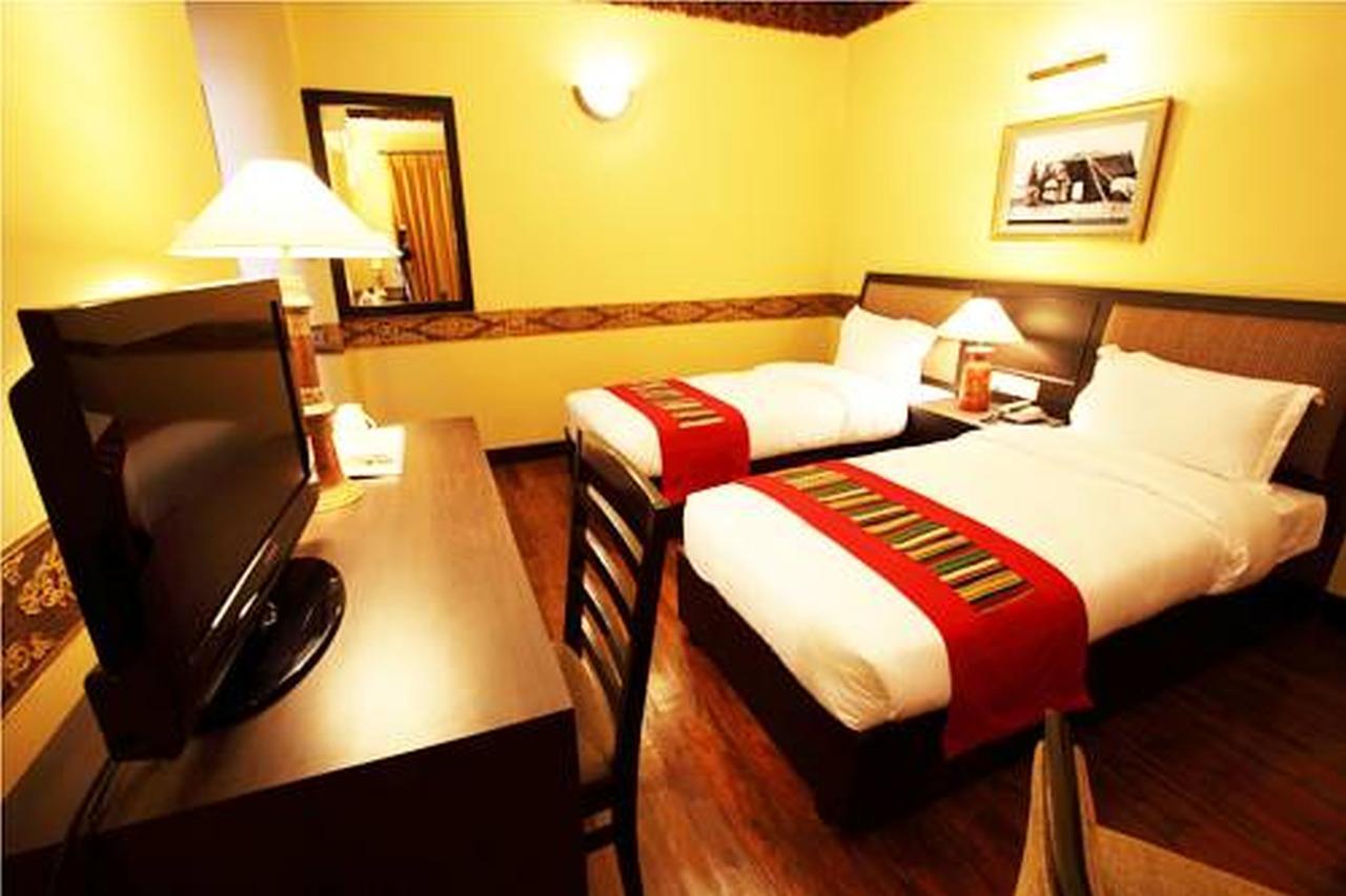 Hotel Tibet International Kathmandu Bagian luar foto