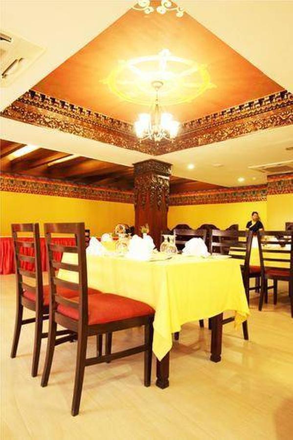 Hotel Tibet International Kathmandu Bagian luar foto