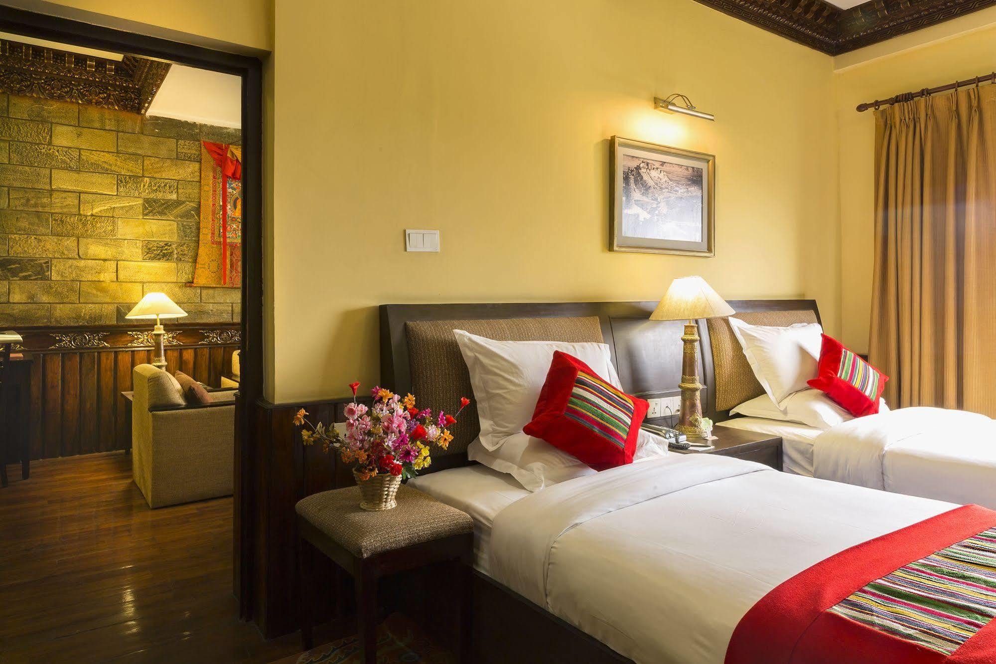 Hotel Tibet International Kathmandu Bagian luar foto