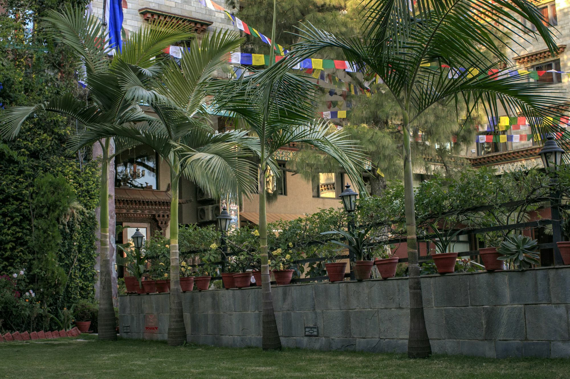 Hotel Tibet International Kathmandu Bagian luar foto